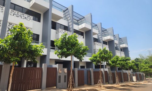 Tesla hướng Tây Bắc giá tốt tại Thành Phố Cà Phê